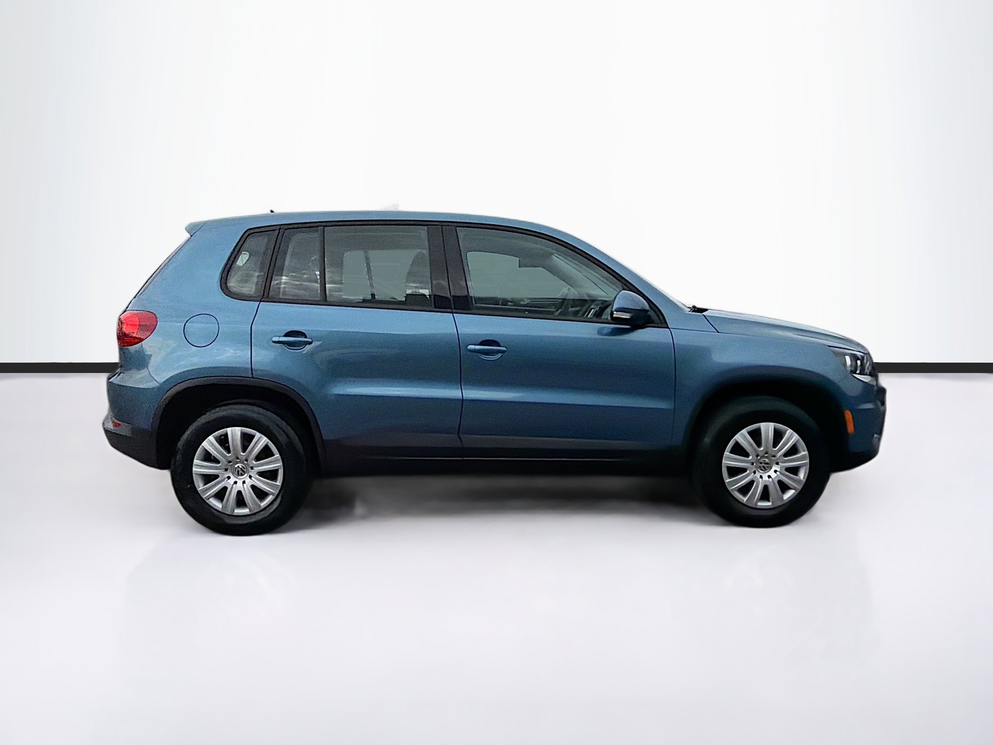Used 2017 Volkswagen Tiguan Limited image 2