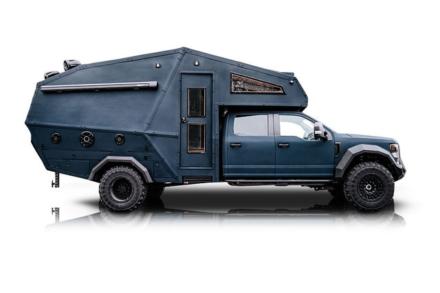 Used 2022 Ford F550 4x4 Crew Cab Super Duty w/ Power Equipment Group image 2