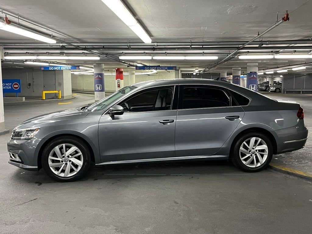Used 2018 Volkswagen Passat 2.0T SE w/ SE Lighting Package image 29