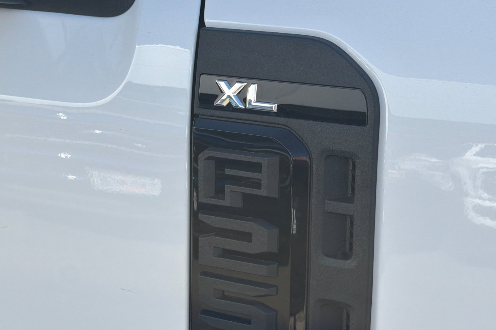 New 2027 Ford F250 XL w/ XL Off-Road 35" Tire Pakckage AWD/4WD image 24