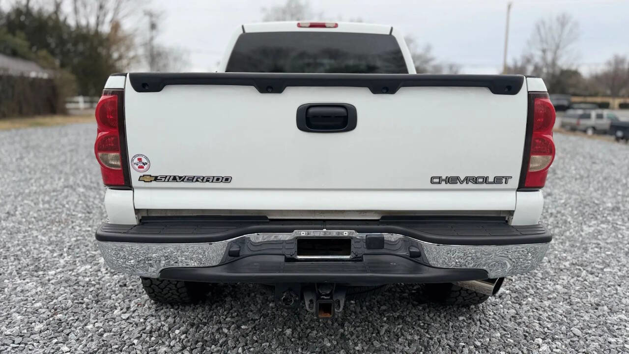 Used 2005 Chevrolet Silverado 2500 LT w/ Heavy-Duty Power Package image 6