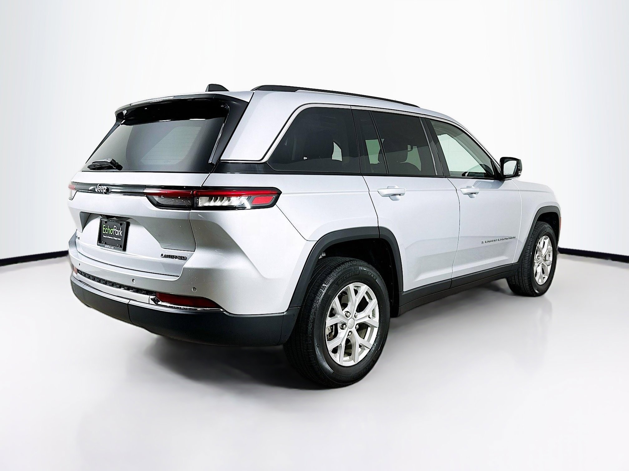 Used 2023 Jeep Grand Cherokee Limited image 9