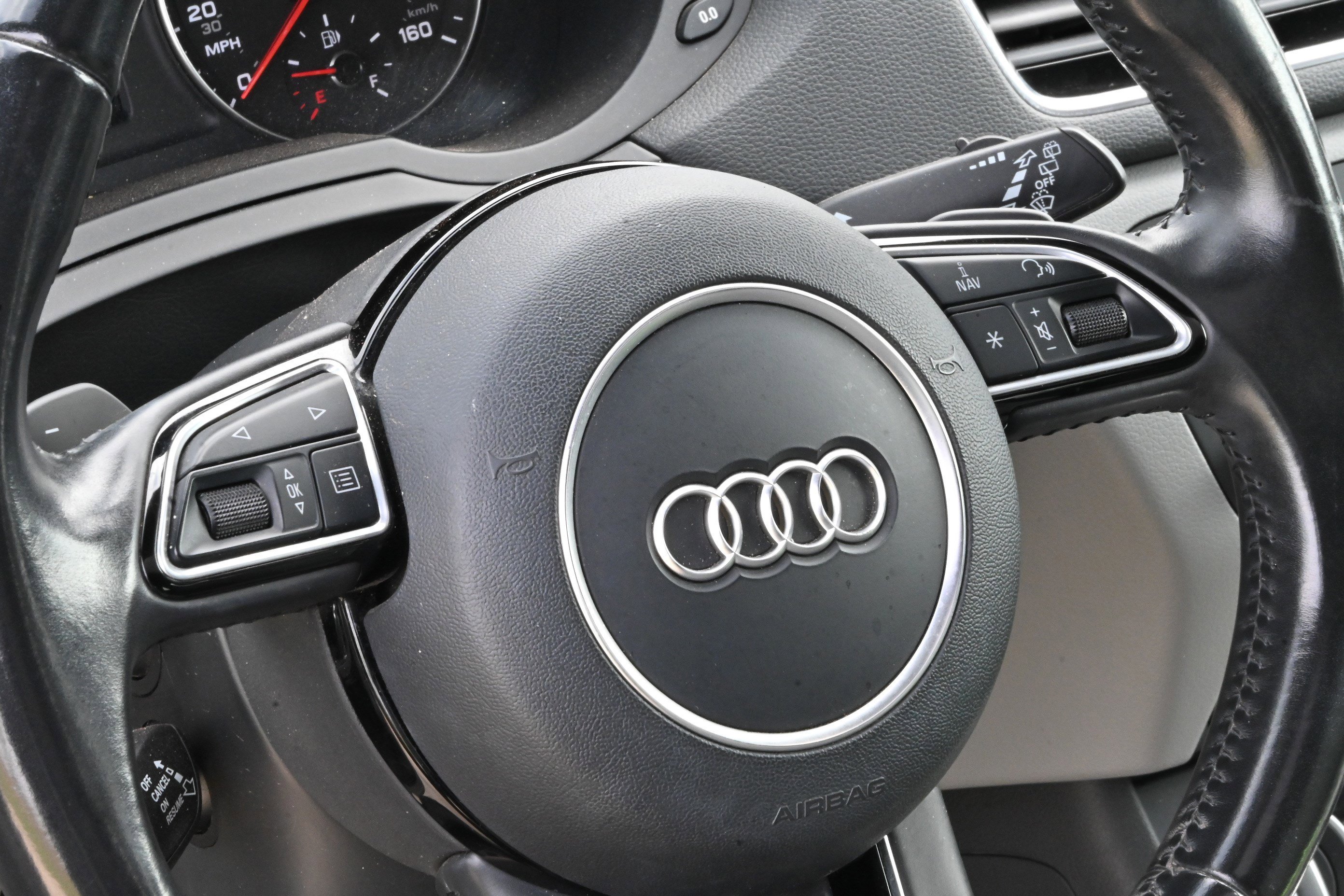 Used 2018 Audi Q3 2.0T Premium w/ Convenience Package image 22