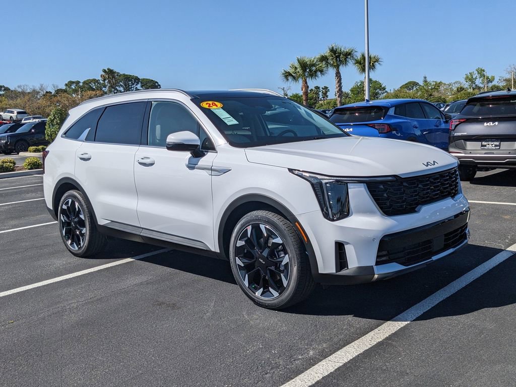 Certified 2024 Kia Sorento EX w/ Panoramic Sunroof Package image 2