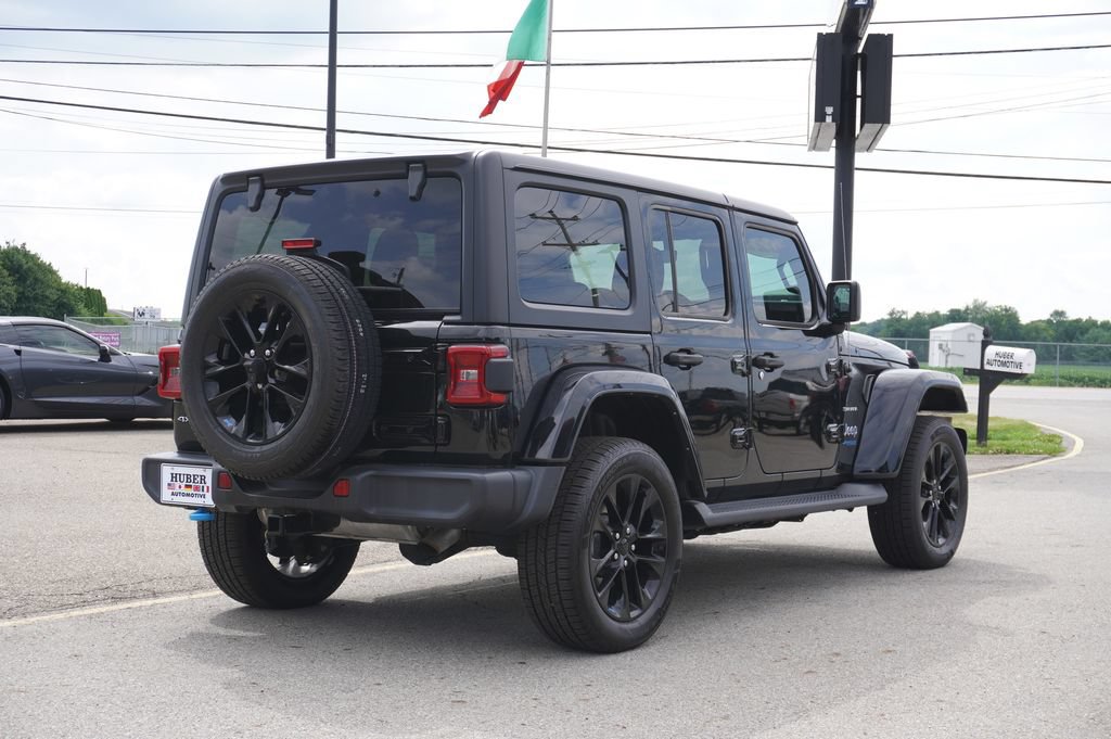 Used 2022 Jeep Wrangler Unlimited Sahara w/ Cold Weather Group AWD/4WD image 7