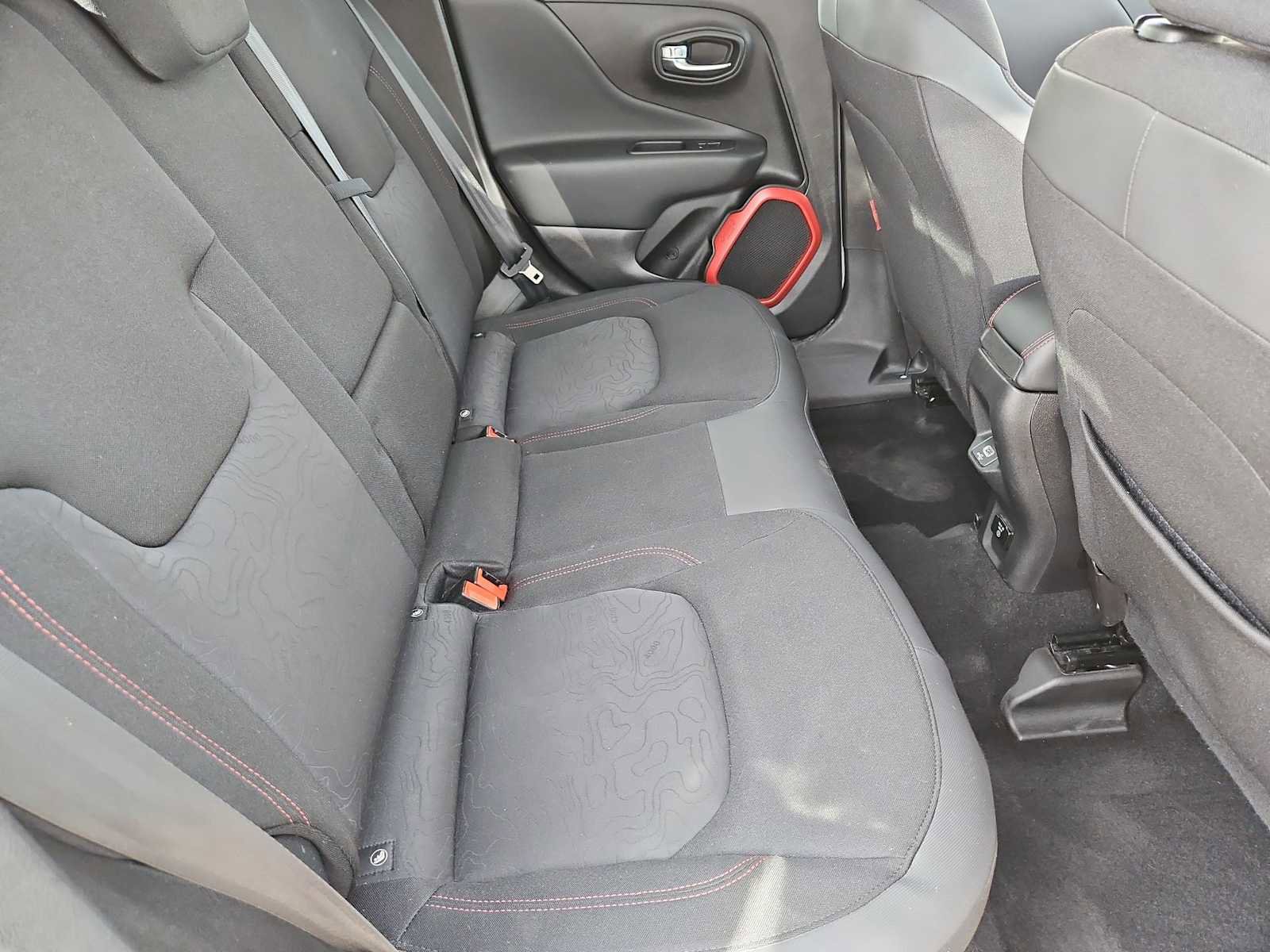 Used 2018 Jeep Renegade Trailhawk w/ Cold Weather Group II image 20