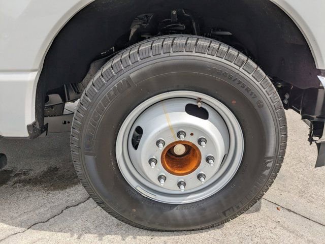 Used 2024 Ford F350 XL w/ XL Chrome Package image 11