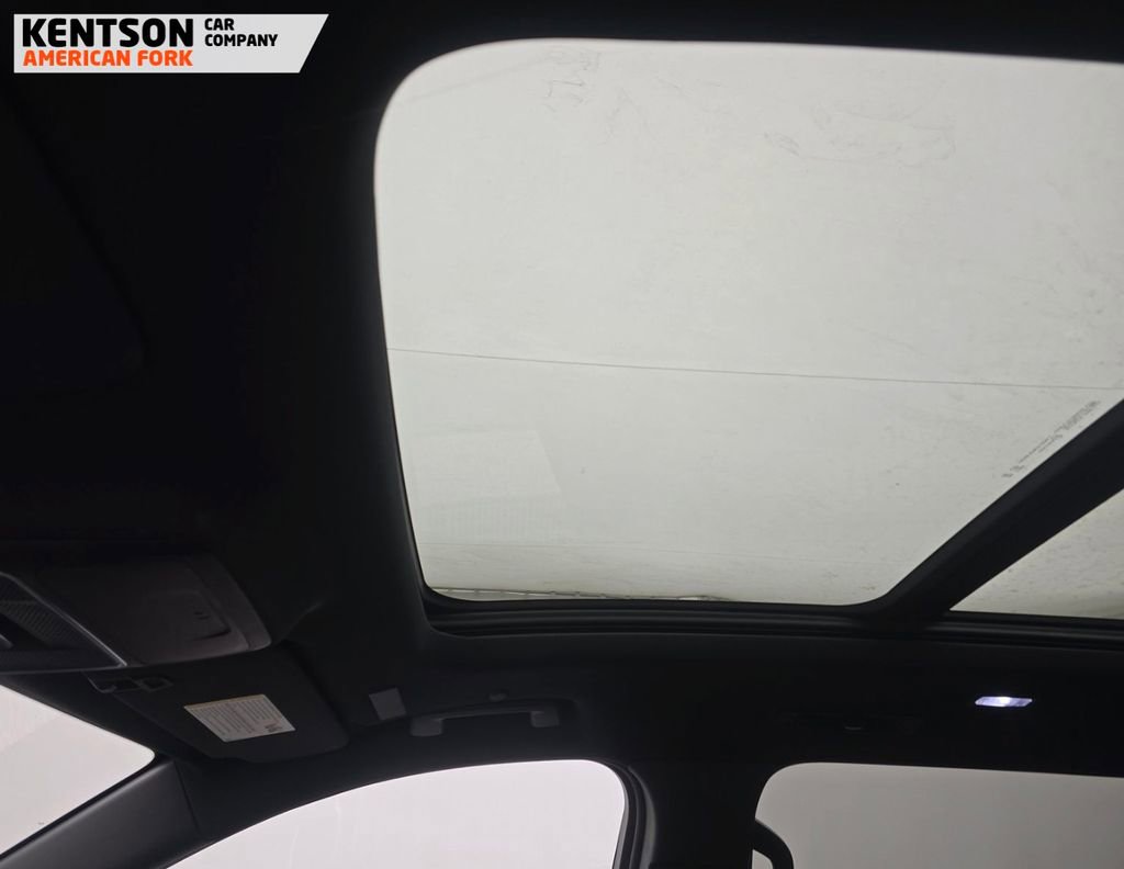 Used 2025 Chevrolet Traverse RS w/ LPO, Floor Liner Package image 10