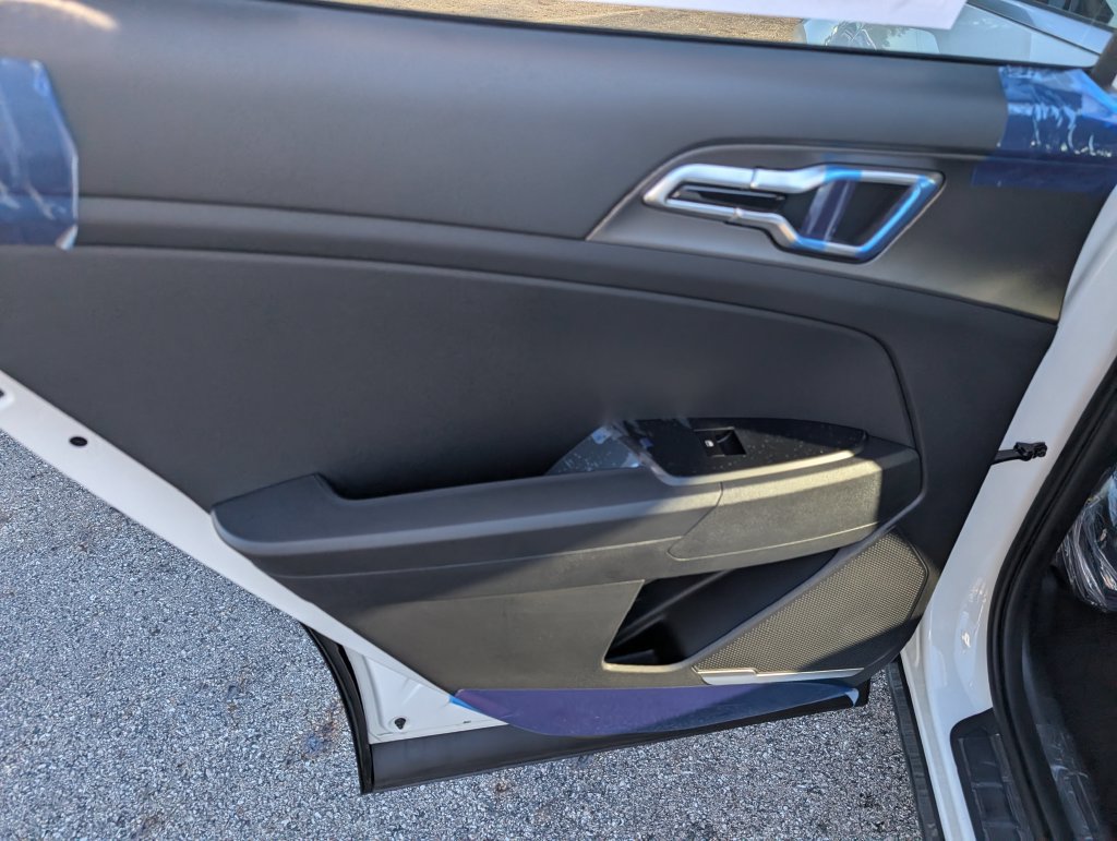 New 2027 Kia Sportage LX FWD image 15