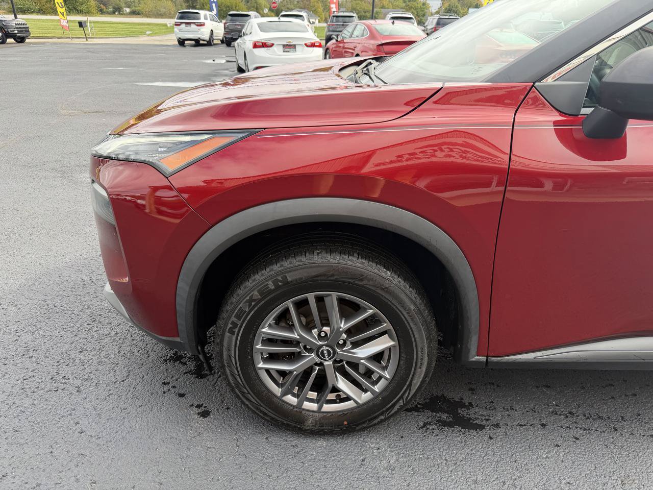 Used 2023 Nissan Rogue S AWD/4WD image 11