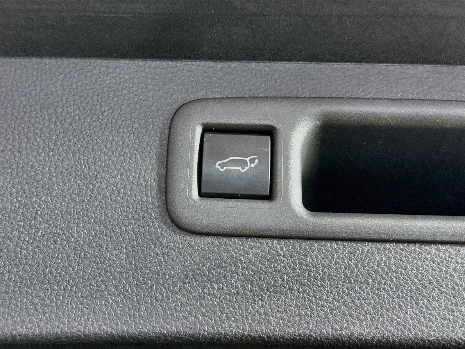 Certified 2026 Toyota Highlander XLE AWD/4WD image 39