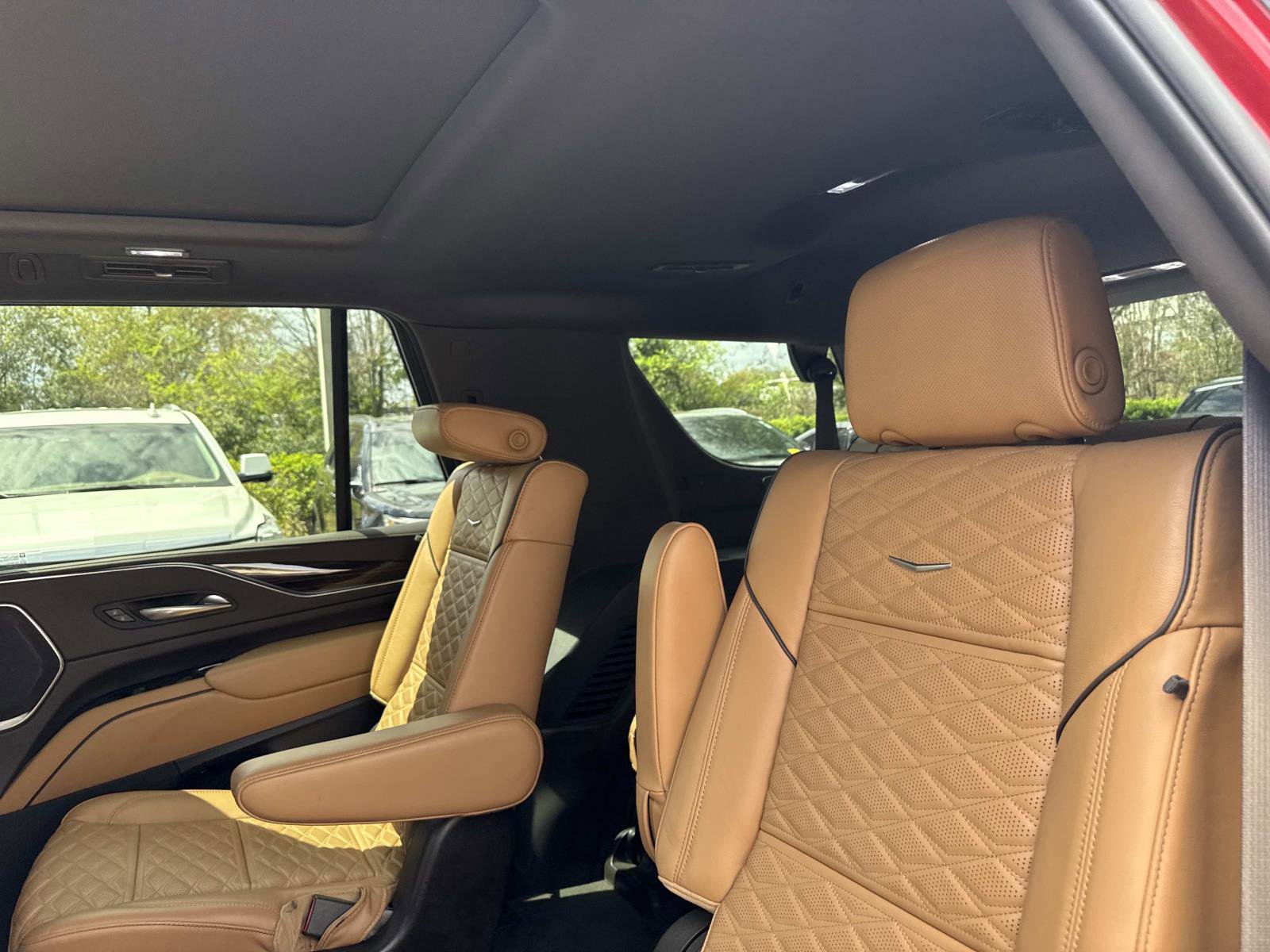 Certified 2023 Cadillac Escalade Premium Luxury image 15