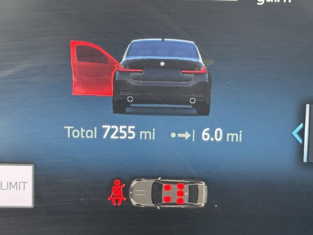 Used 2025 BMW 330i Sedan w/ Premium Package image 23