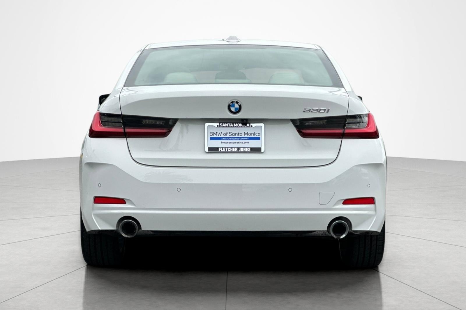 Used 2023 BMW 330i Sedan w/ Parking Assistance Package RWD image 4