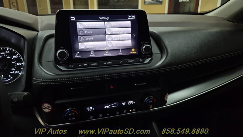 Used 2023 Nissan Rogue SV FWD image 21