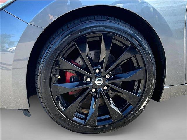 Used 2017 Nissan Maxima SR w/ Midnight Edition FWD image 10