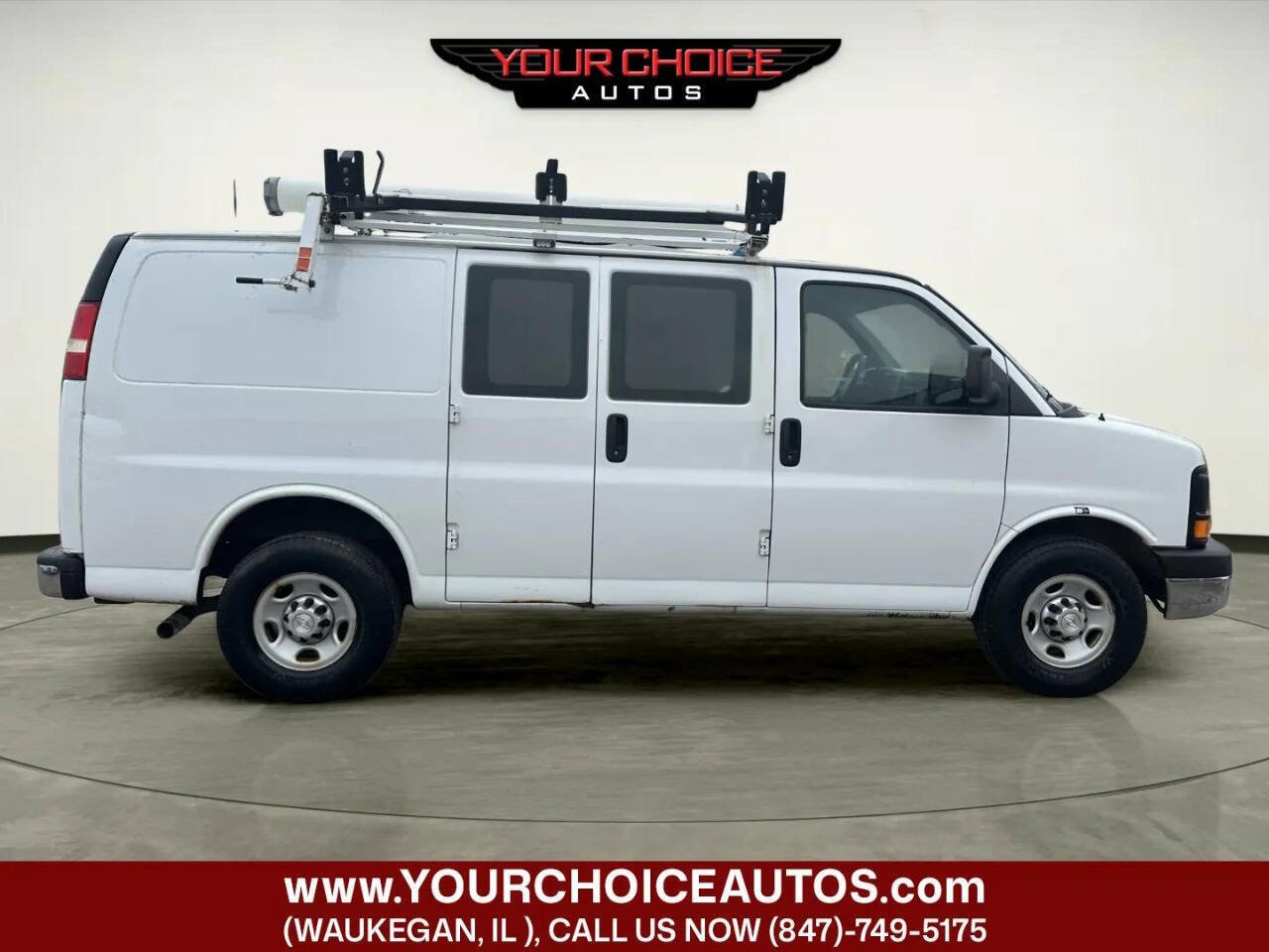 Used 2014 Chevrolet Express 2500 image 2