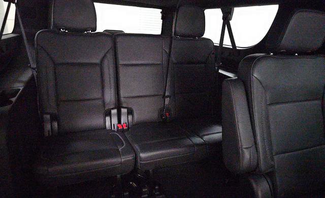 Used 2023 GMC Yukon XL Denali AWD/4WD image 14