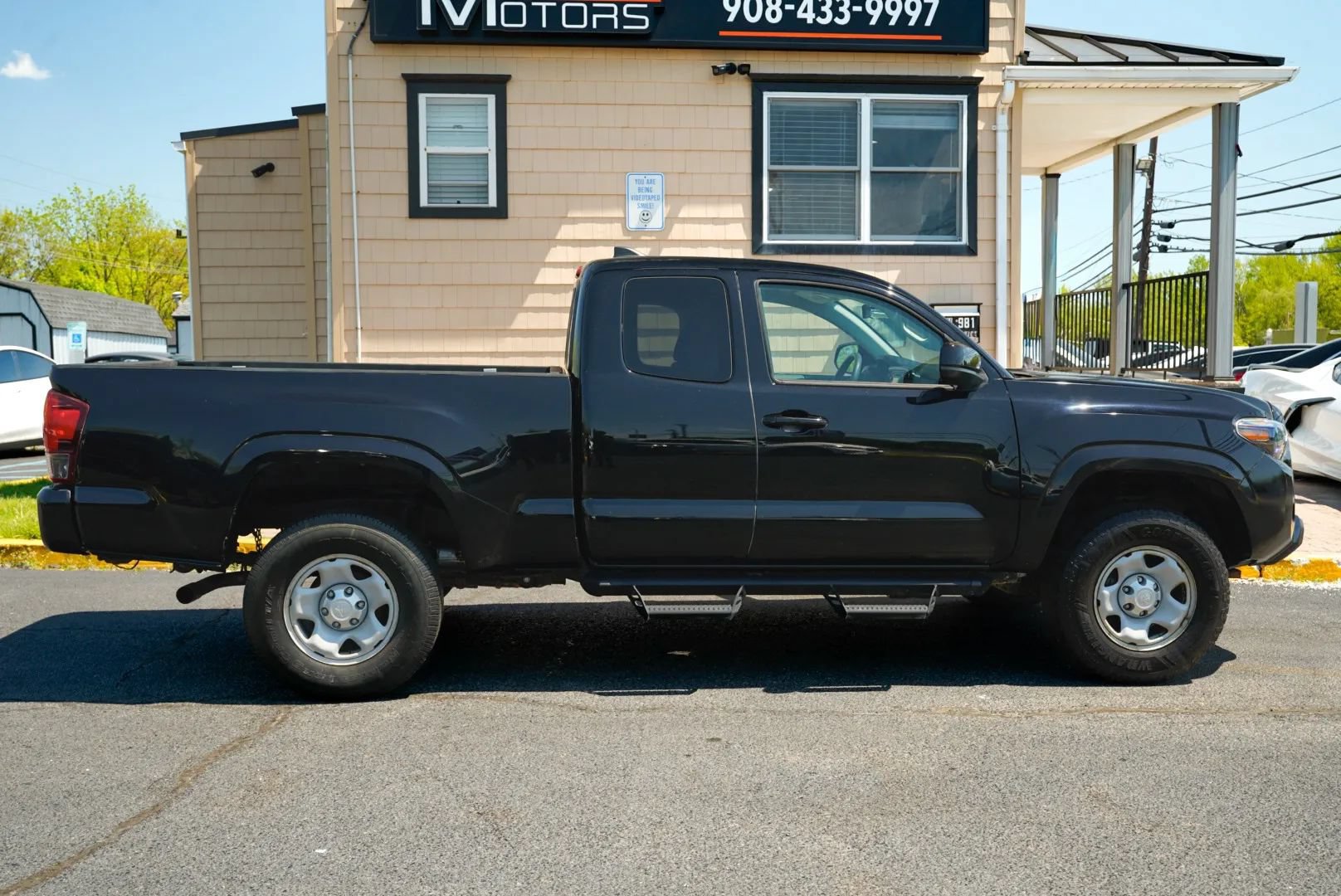 Used 2019 Toyota Tacoma SR w/ SR Convenience Package AWD/4WD image 4