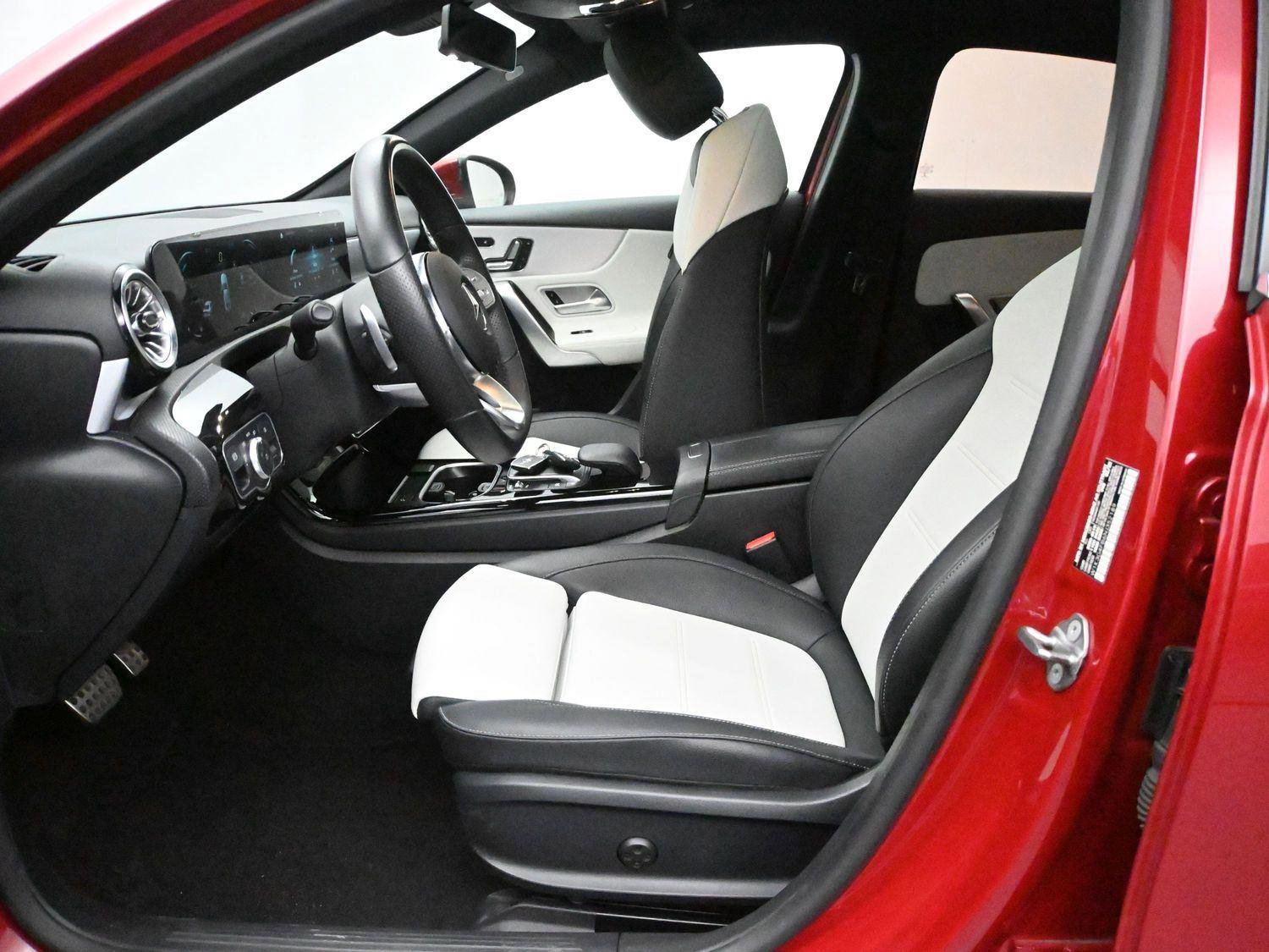 Used 2022 Mercedes-Benz A 220 4MATIC image 9