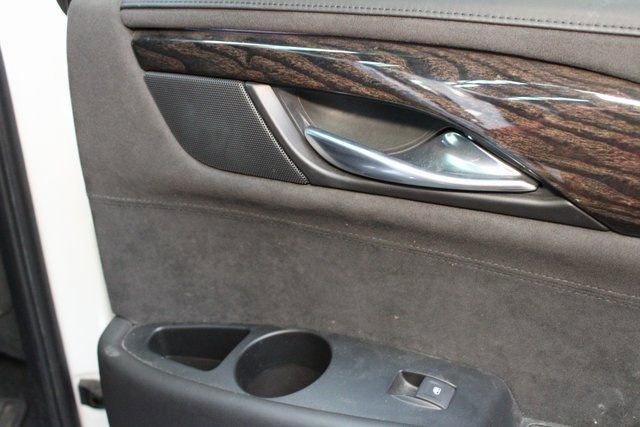Used 2016 Cadillac Escalade Platinum image 11