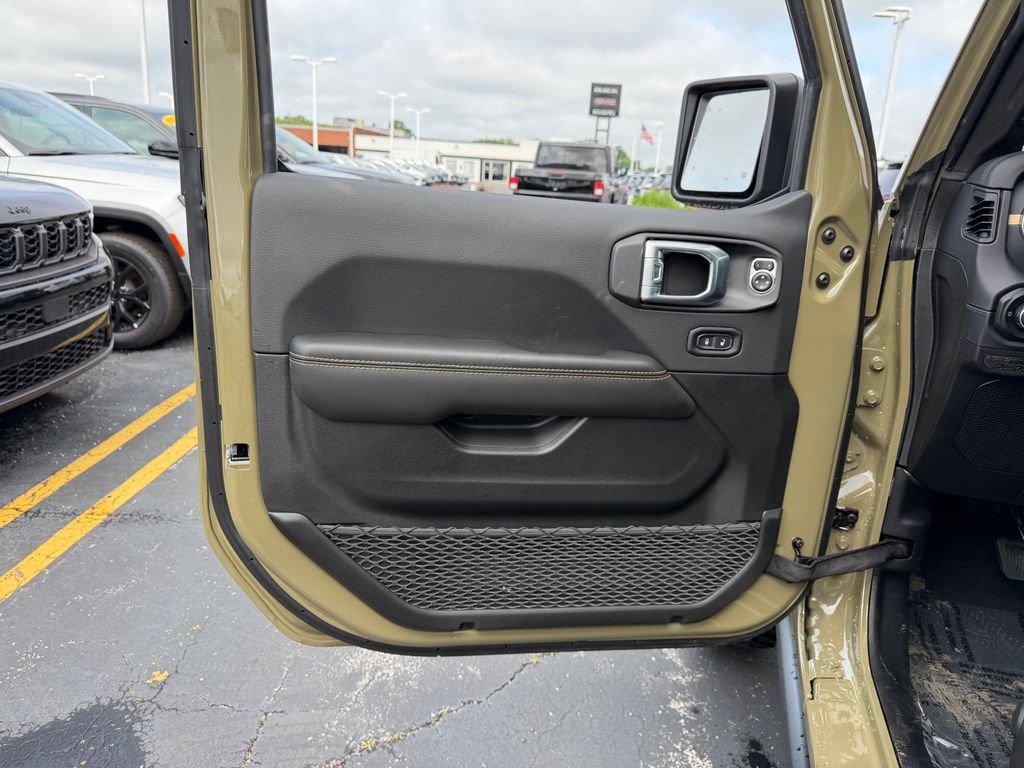 New 2026 Jeep Gladiator Willys AWD/4WD image 16