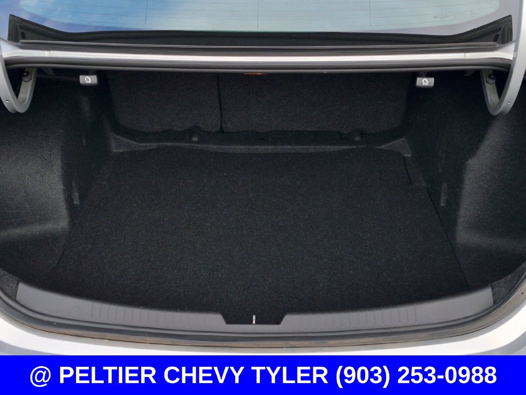 Used 2018 Chevrolet Malibu LT FWD image 8