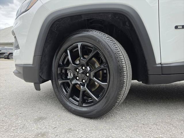 Certified 2022 Jeep Compass Latitude w/ Convenience Group AWD/4WD image 31