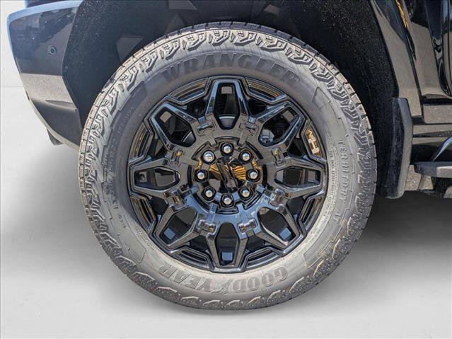 New 2025 GMC Hummer EV 2X image 10