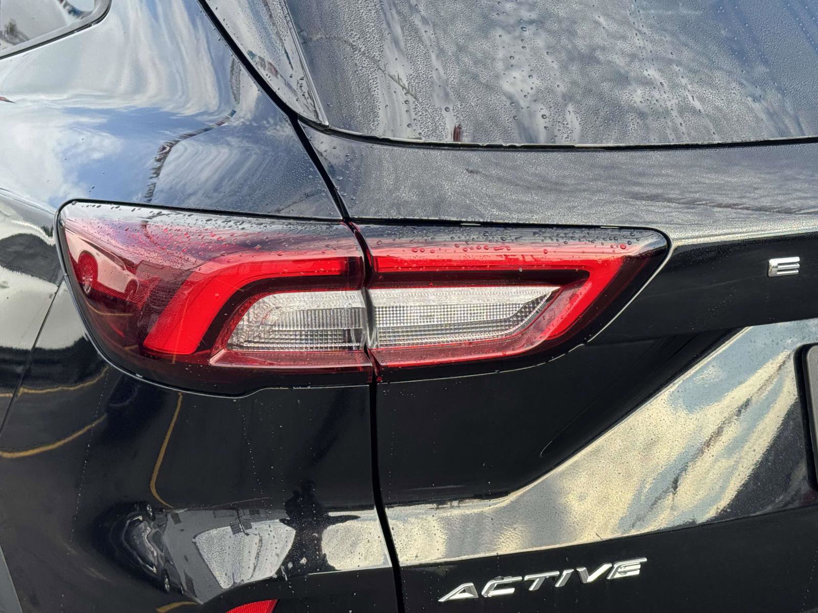 Used 2025 Ford Escape Active w/ Cold Weather Package image 9