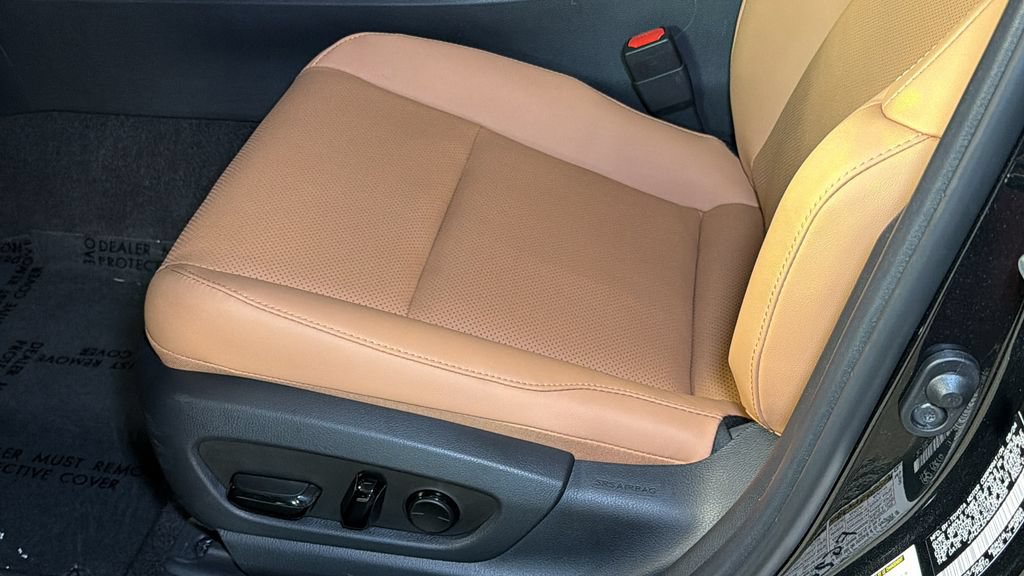 Certified 2025 Lexus UX 300h AWD w/ Accessory Package (Z2) image 21