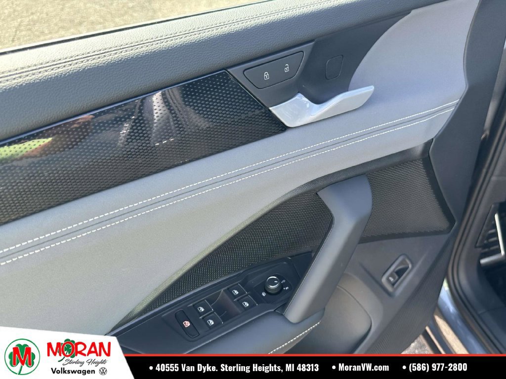Used 2026 Volkswagen Tiguan SE R-Line FWD image 13