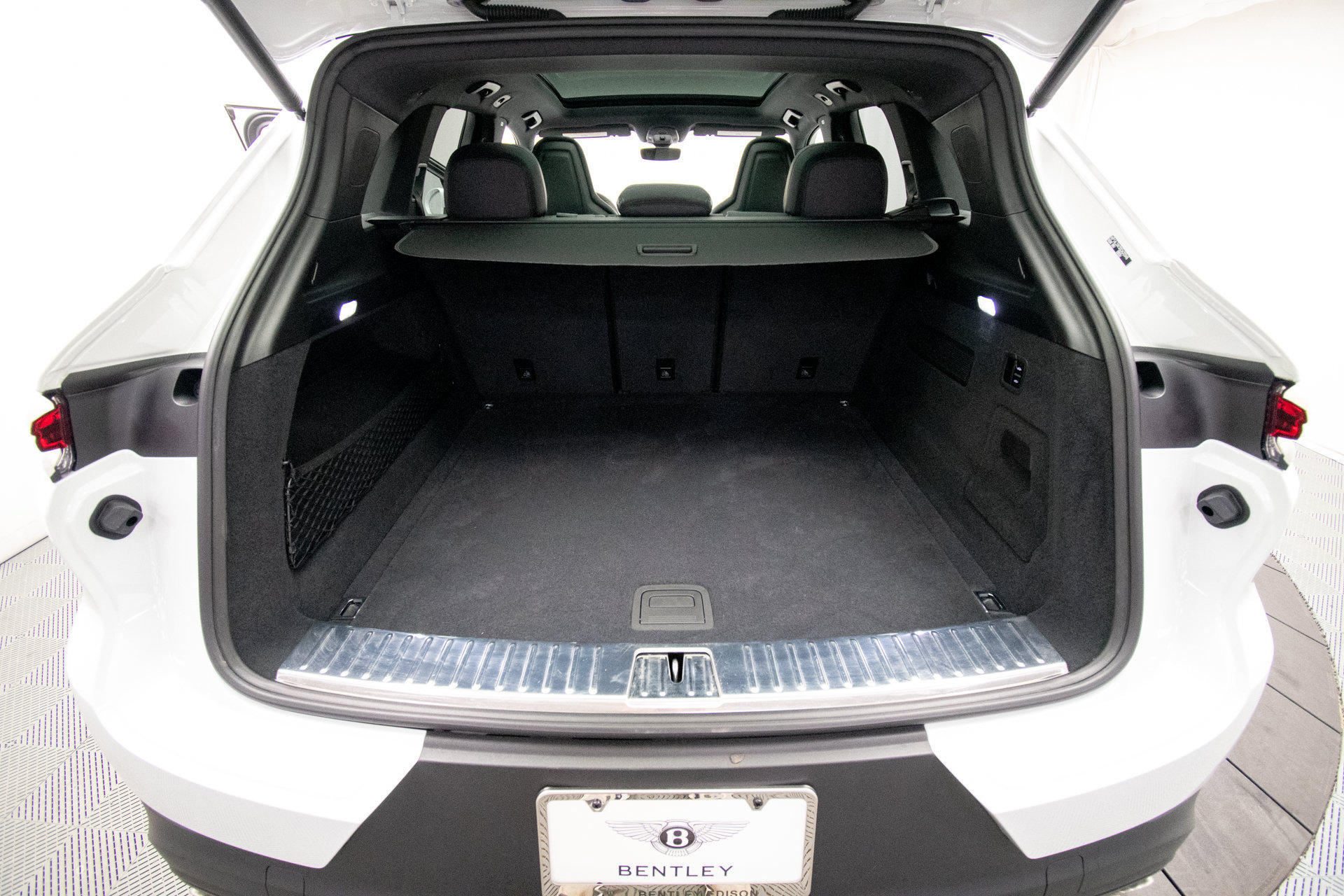 Certified 2025 Porsche Cayenne S AWD/4WD image 39