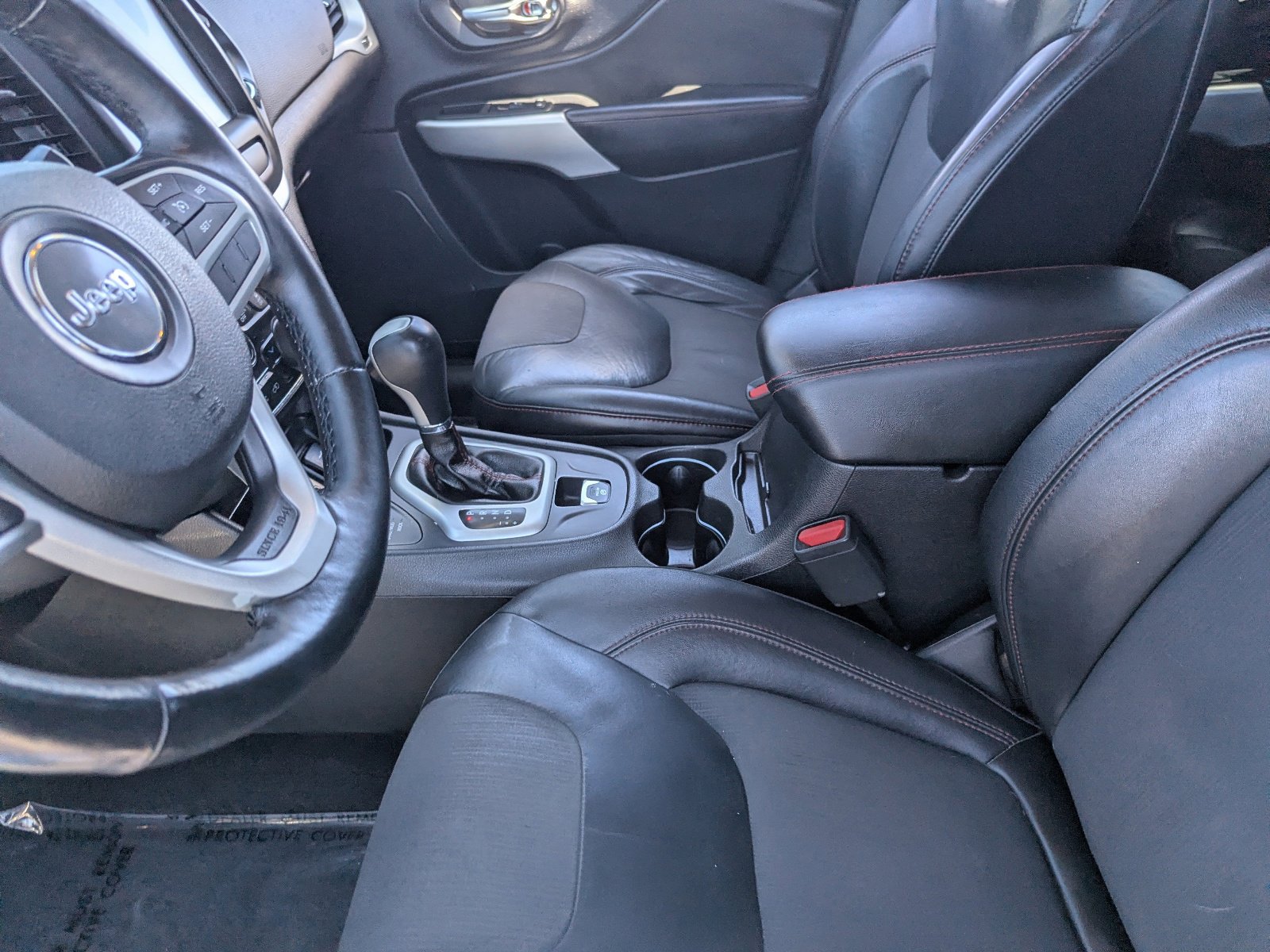 Used 2017 Jeep Cherokee Trailhawk w/ Cold Weather Group image 18