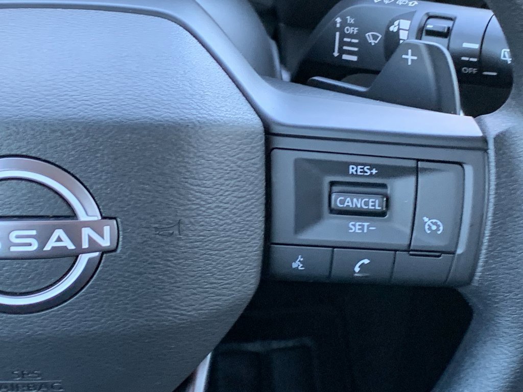 Used 2025 Nissan Rogue S image 14