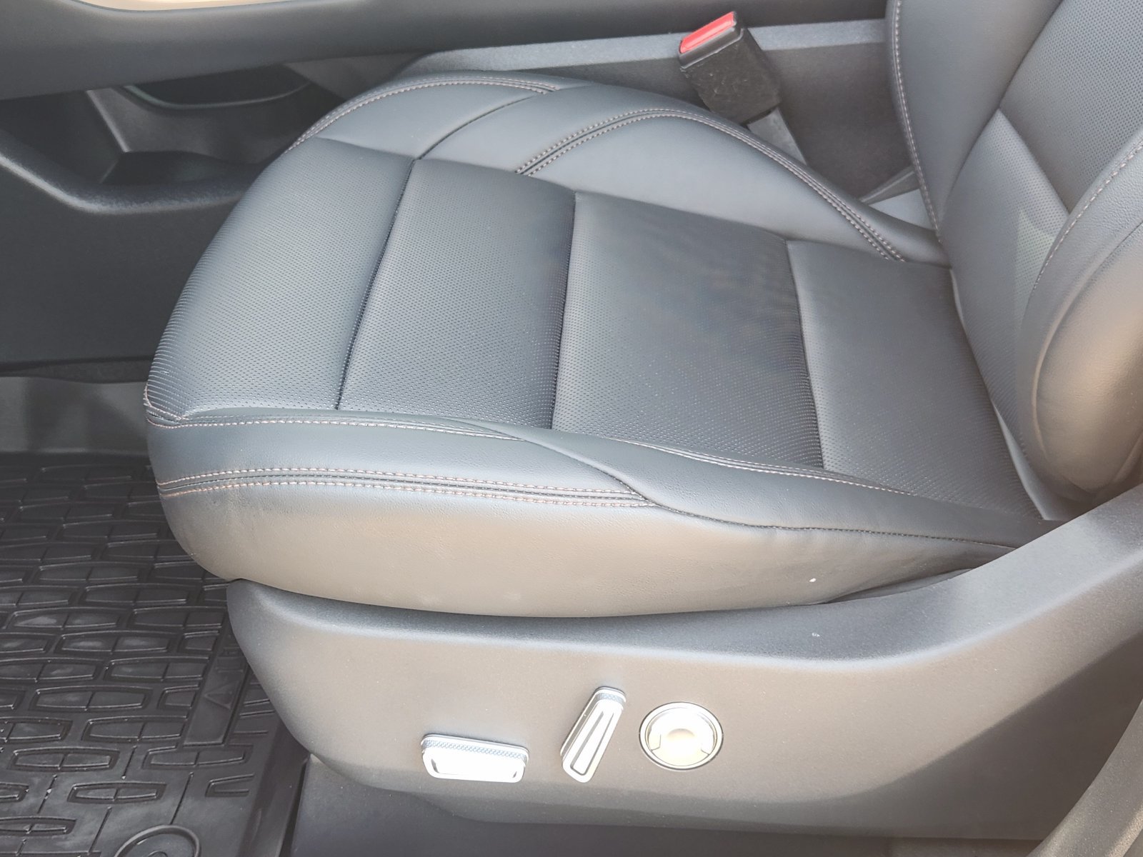 Used 2025 Lincoln Nautilus Premier w/ Jet Appearance Package AWD/4WD image 27