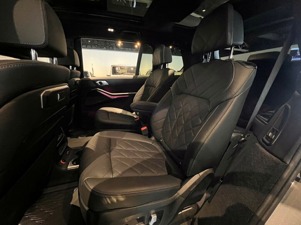 Used 2024 BMW X7 xDrive40i w/ M Sport Package image 23