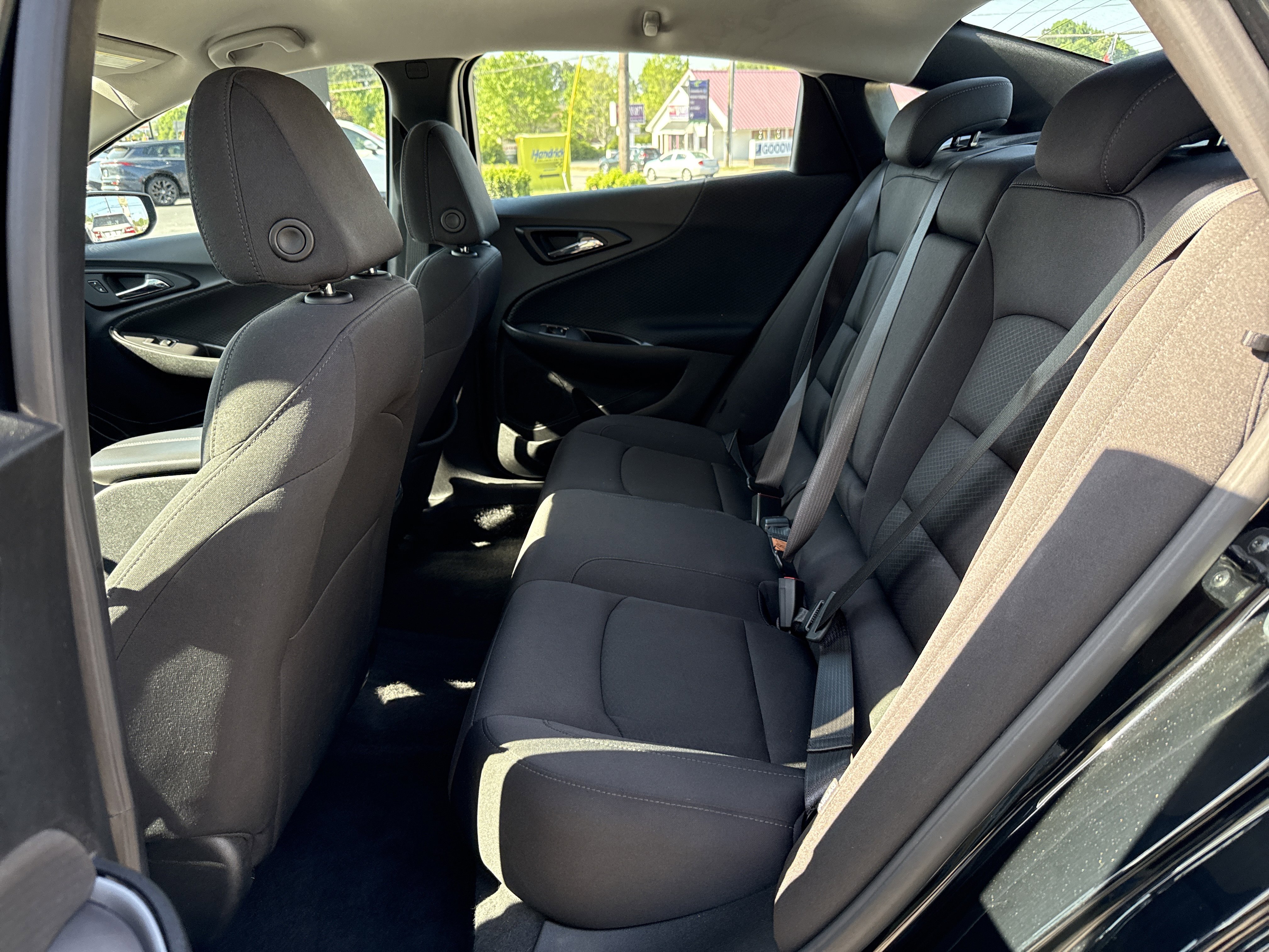 Used 2025 Chevrolet Malibu LT FWD image 30