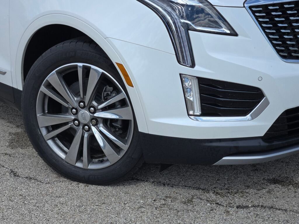 Used 2021 Cadillac XT5 Premium Luxury image 3