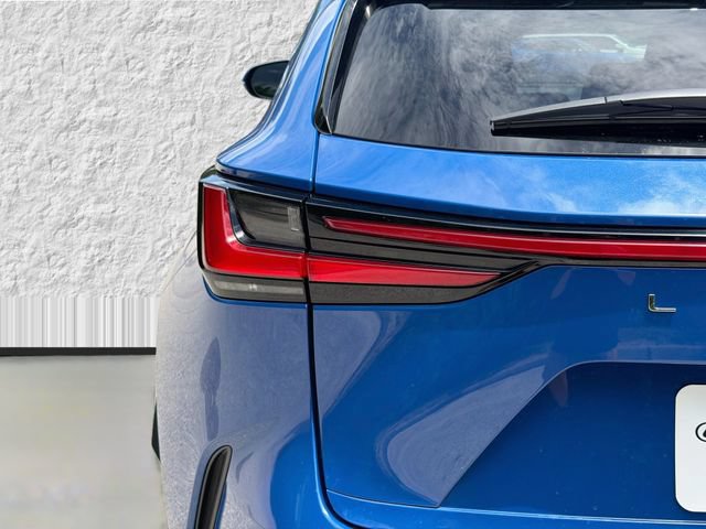 Used 2025 Lexus NX 250 FWD w/ Accessory Package (2T) image 10