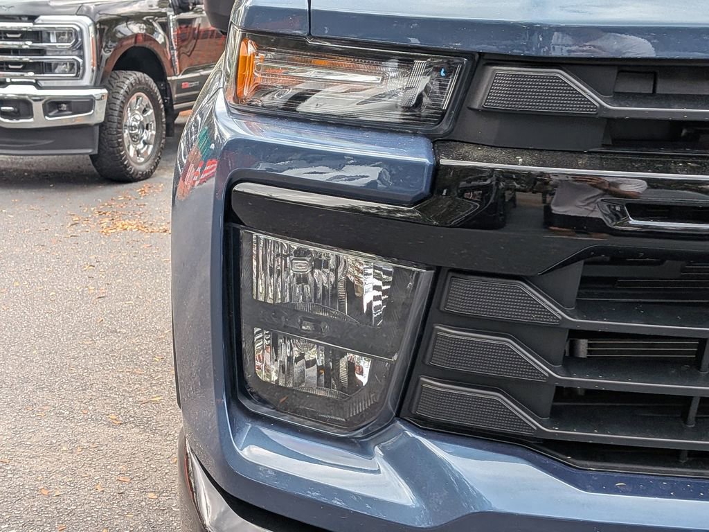 Used 2025 Chevrolet Silverado 2500 Custom w/ Custom Convenience Package image 10
