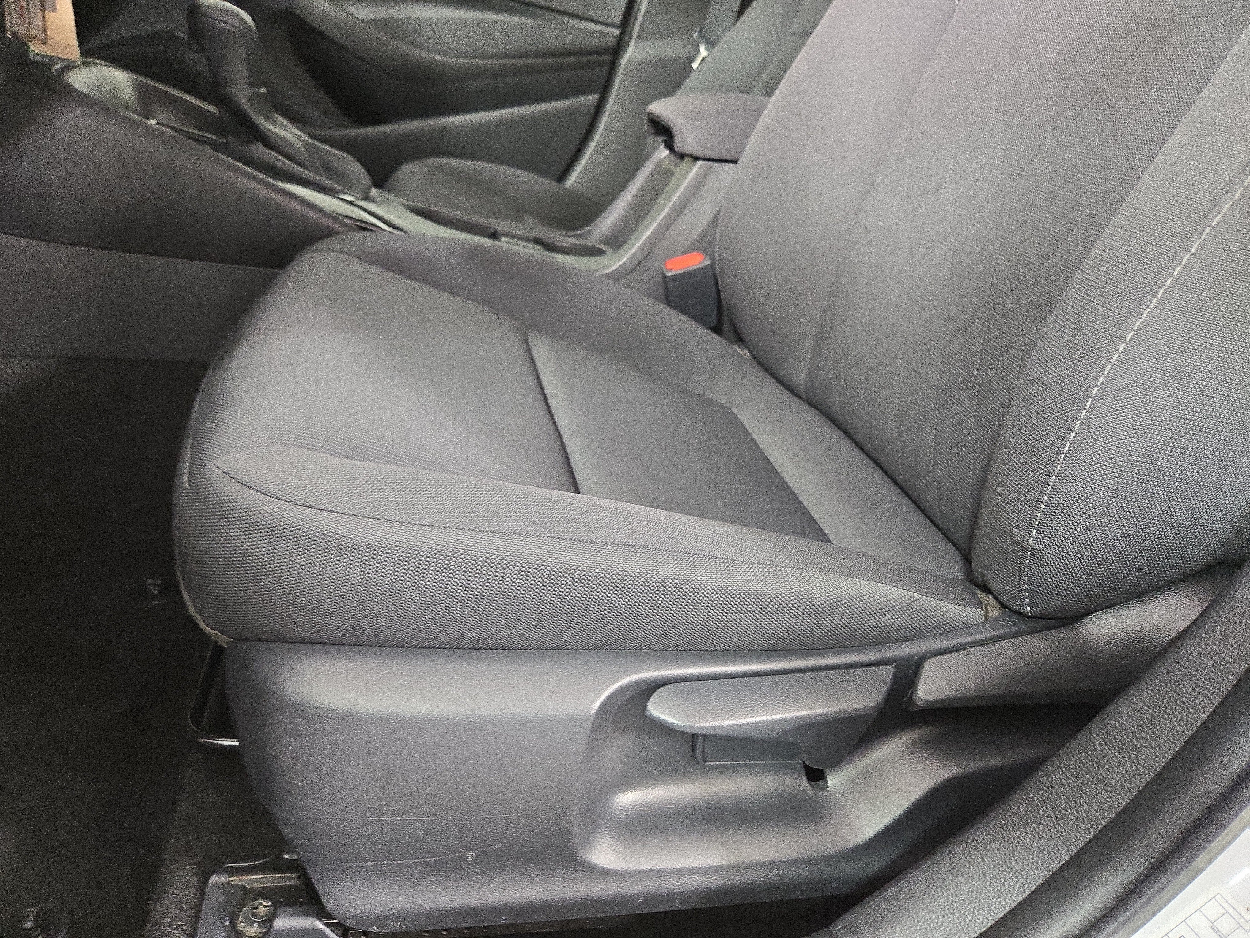 Used 2025 Toyota Corolla LE FWD image 28