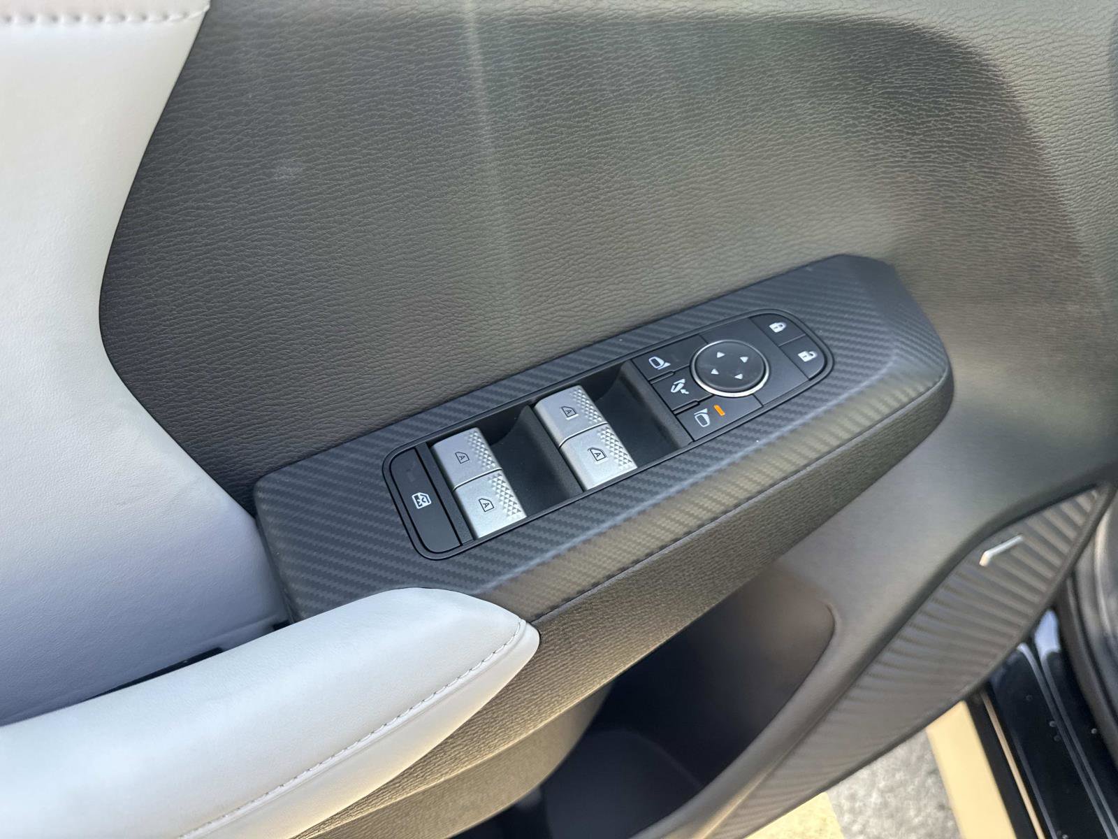 New 2025 Mitsubishi Outlander SE image 16