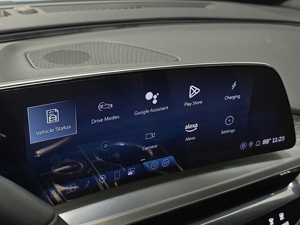 Used 2025 Cadillac Lyriq Sport RWD image 16