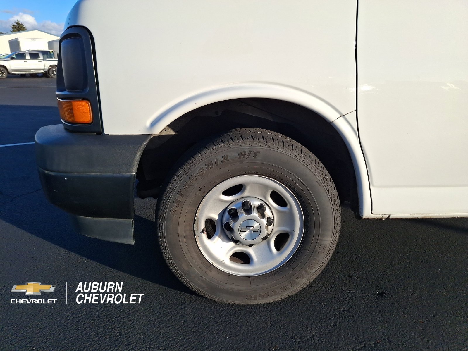 Used 2017 Chevrolet Express 2500 Extended RWD image 25