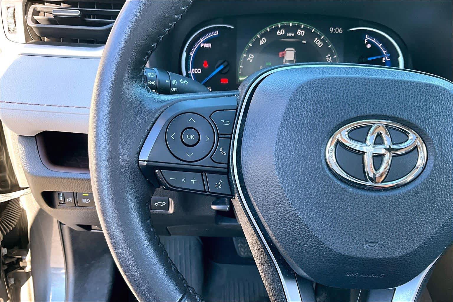 Used 2022 Toyota RAV4 Limited AWD/4WD image 24