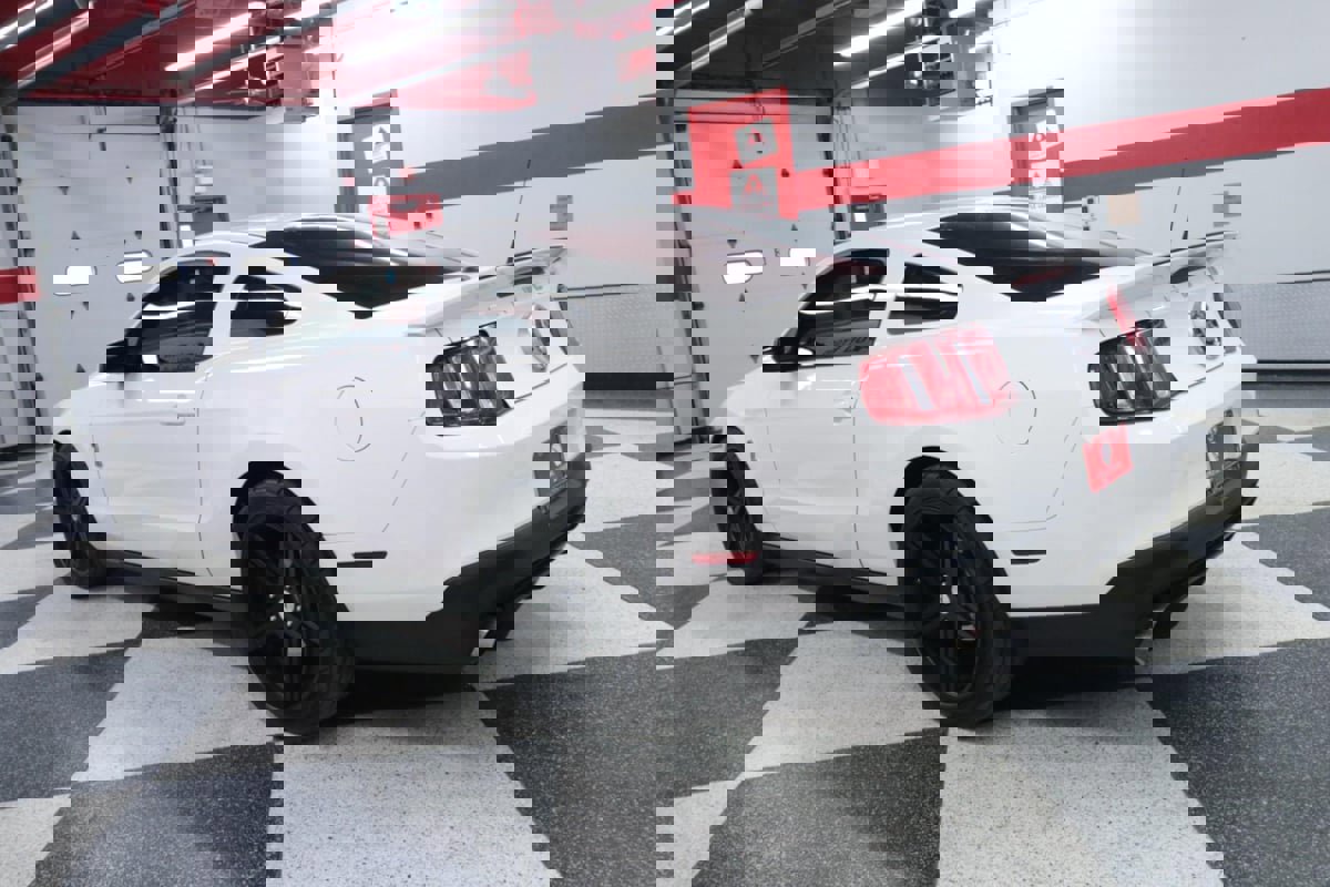 Used 2012 Ford Mustang Shelby GT500 w/ Electronics Pkg image 6