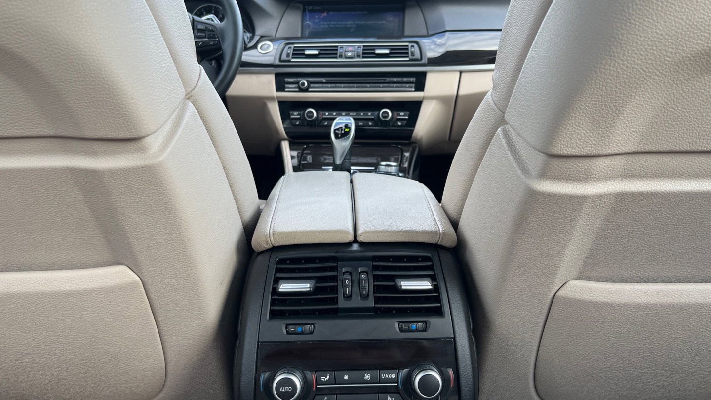 Used 2012 BMW 550i xDrive Sedan AWD/4WD image 26