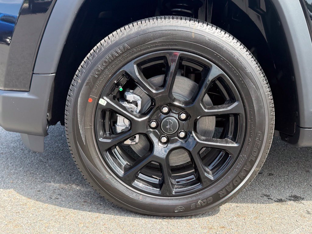New 2026 Jeep Compass Latitude AWD/4WD image 10