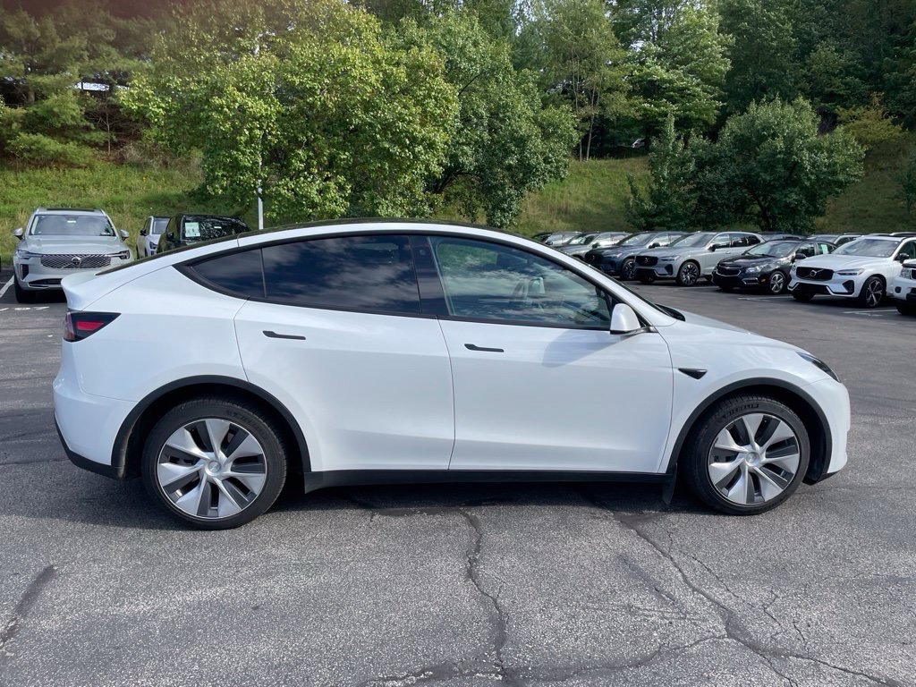 Used 2023 Tesla Model Y Long Range AWD/4WD image 1